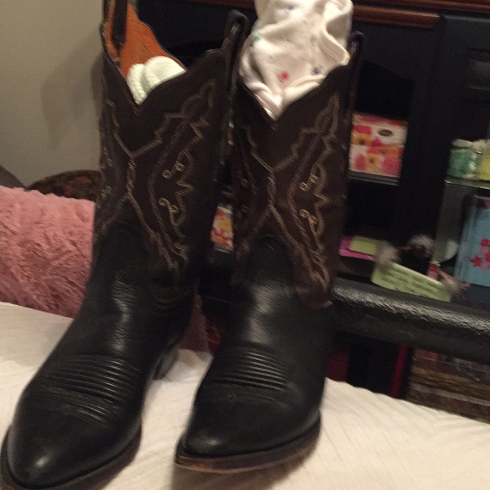 Women’s Lucchese Cowboy Boots. In Great shape.